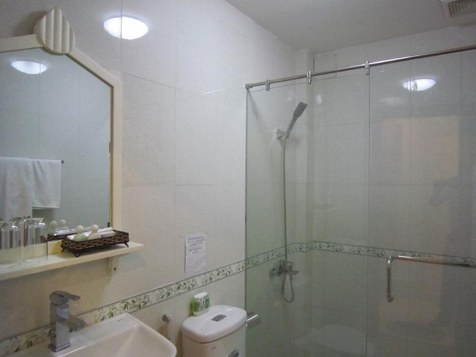 Bathroom, Liva Hotel, Tân Bình