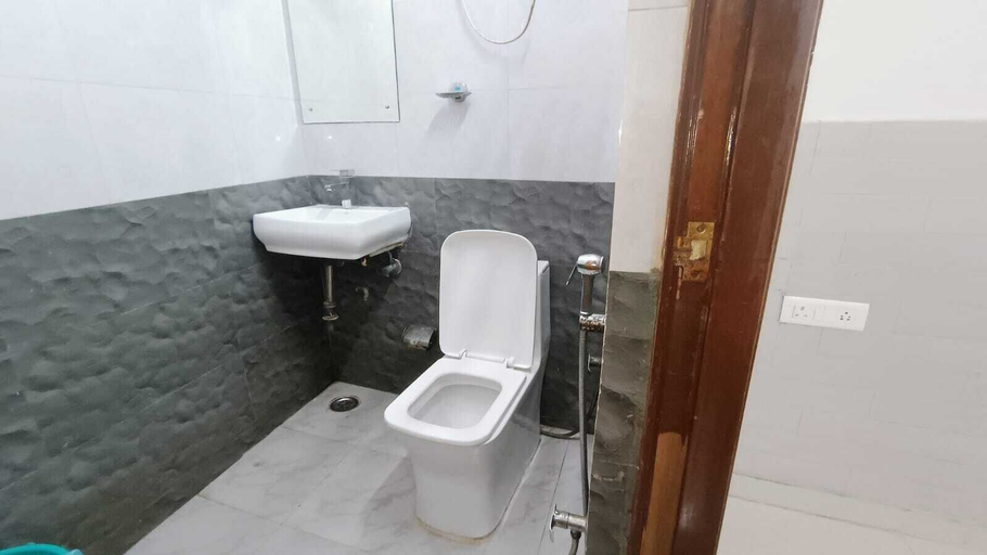 Bathroom 4, HOTEL LECSTON INN BY THE PREMIUM VILLA, Delhi