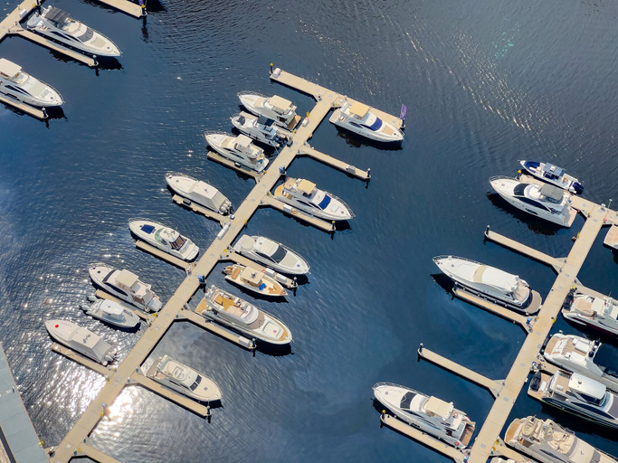 Others 4, Stylish 2BR with Marina Views, Dubai