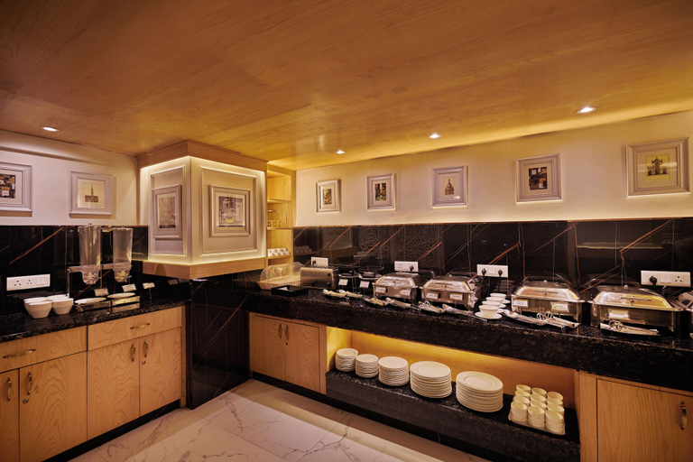 Food & Drinks 5, Deventure Sarovar Portico Patel Nagar, Delhi