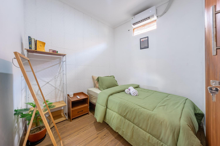 Canggu 2BR Tiny Home + Rooftop and workspace , Badung