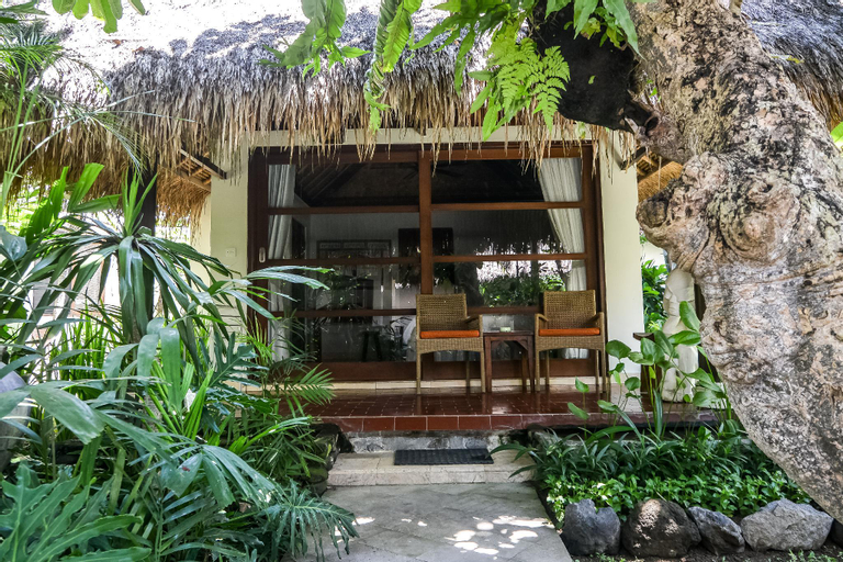 Exterior 2