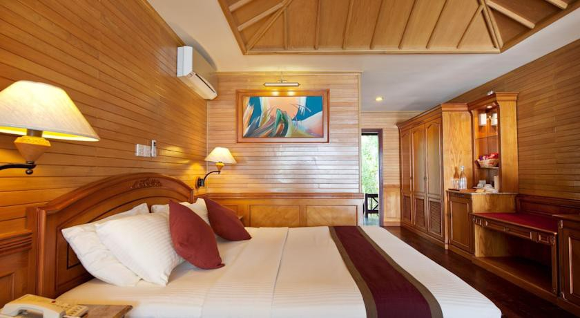Bedroom 3, Royal Island Resort and Spa, Baa Atoll