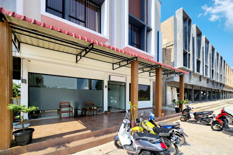 Exterior & Views 2, Arsya Homestay Mitra RedDoorz, Tanjung Pinang