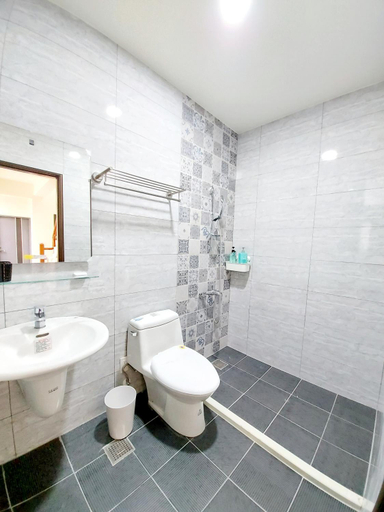Bathroom 4, Love & Share House, Hualien