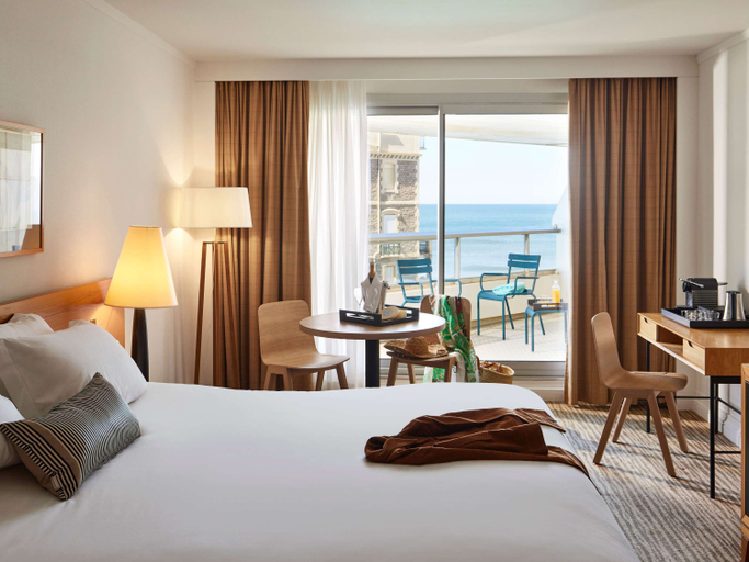 Bedroom 2, Sofitel Biarritz le Miramar Thalassa sea & spa, Pyrénées-Atlantiques