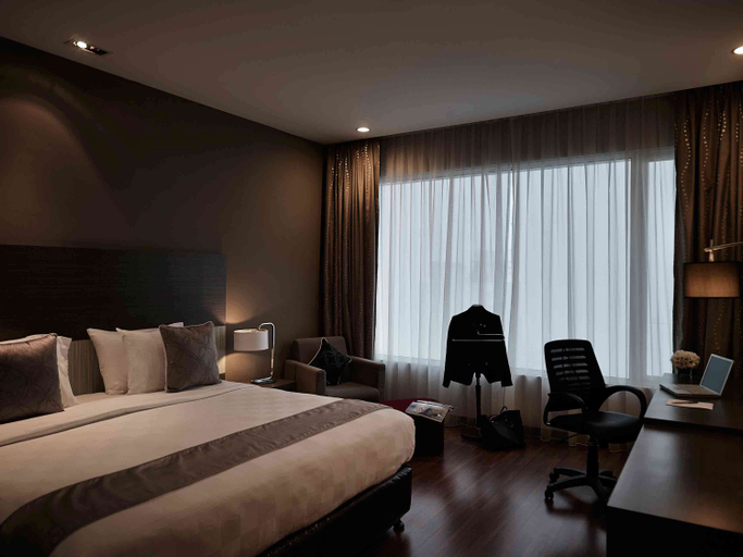 Pullman Kuching Room Type - Superior Room King-size Bed