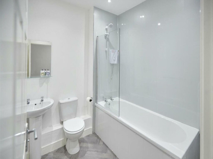 Bathroom 2, Apartment 5 in Loftus, Redcar and Cleveland