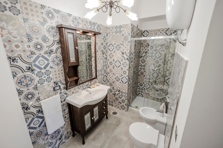 Bathroom 3, Agri Charme Tenuta Picilli, Salerno