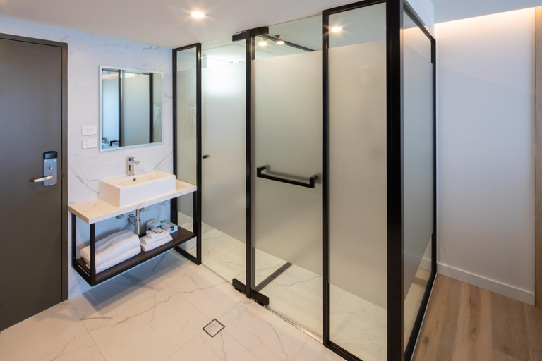 Bathroom 4, Ocean Front Motel, Wyong - South and West