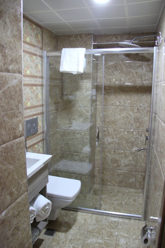 Bathroom 5, Kaya Madrid Hotel, Fatih