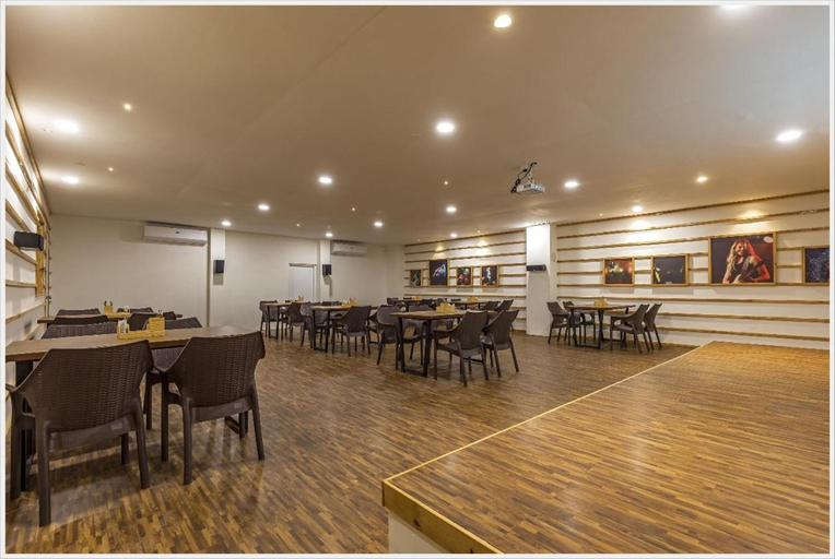Food & Drinks 3, Hotel Green Field, Satara