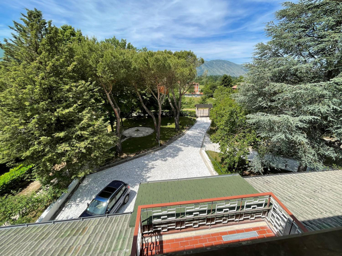 Others 4, Villa Marchionni, L'Aquila