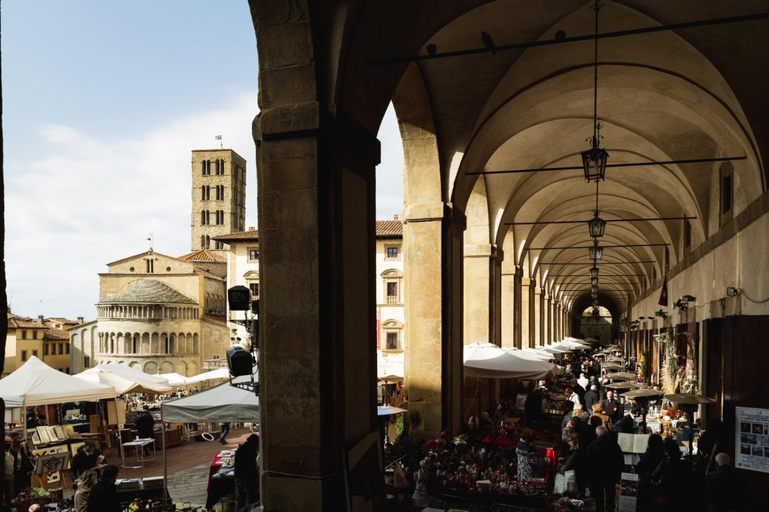 Others 5, Sopra Le Poste, Arezzo