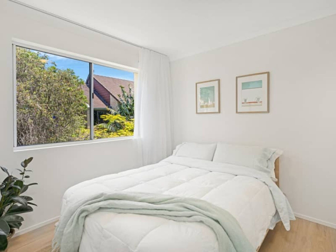 Bedroom 3, Paradise Grove Holiday Apartments, Gold Coast