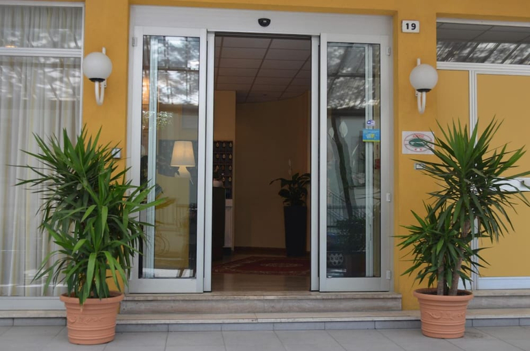 Exterior & Views, Hotel Capitol, Pesaro E Urbino