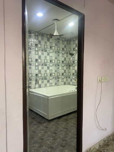 Bathroom 3, Green View Resort By GRB, Gautam Buddha Nagar