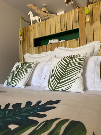 Bedroom 3, B&B La Terre Brulee, Gard