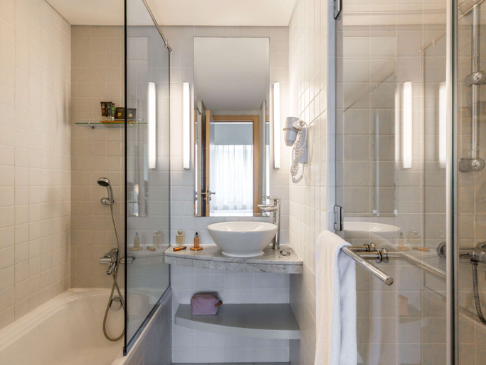 Bathroom 5, Novotel Suites Mall Avenue Dubai, Dubai