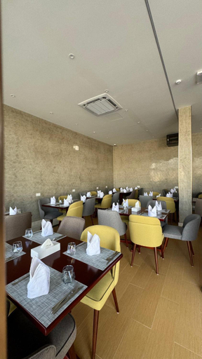 Food & Drinks 5, ROYAL PLAZA HOTEL , Al Wusta
