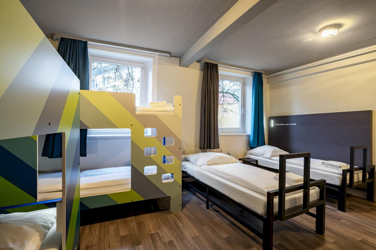 Bedroom 3, a&o Hamburg Reeperbahn, Hamburg