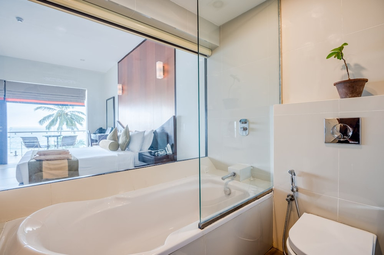 Bathroom 4, Shinagawa Beach, Balapitiya