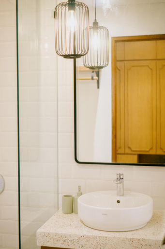 Bathroom 12