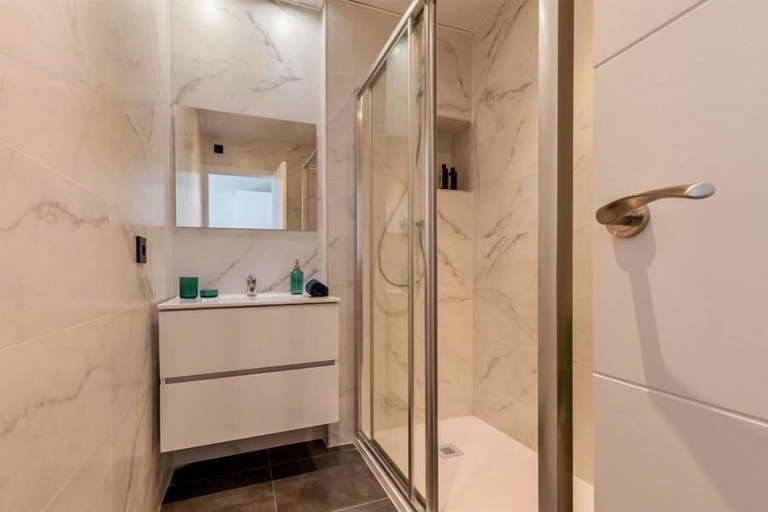 Bathroom, ApartHot Fast Rooms - Sevilla, Sevilla