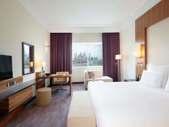 Bedroom 4, Pullman Dubai Jumeirah Lakes Towers - Hotel & Residence, Dubai