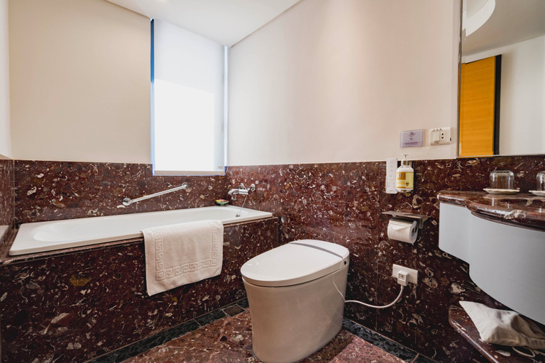 Bathroom 5, Jiamei Hotel, Taipei City