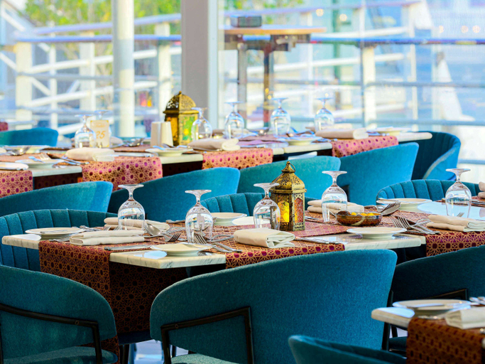 Food & Drinks 5, Queen Elizabeth 2, Dubai