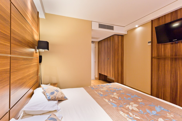 Bedroom 2, ibis Styles Annecy Le Vieux, Haute-Savoie
