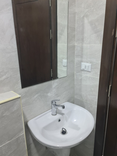 Bathroom 3, Royal House, Wastiyyeh