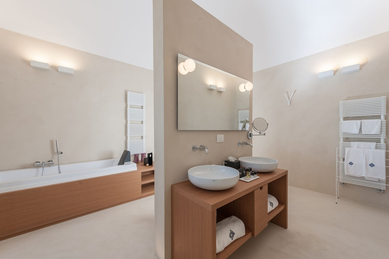 Bathroom 4, Mazzarelli Creative Resort, Bari