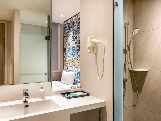 Bathroom 8