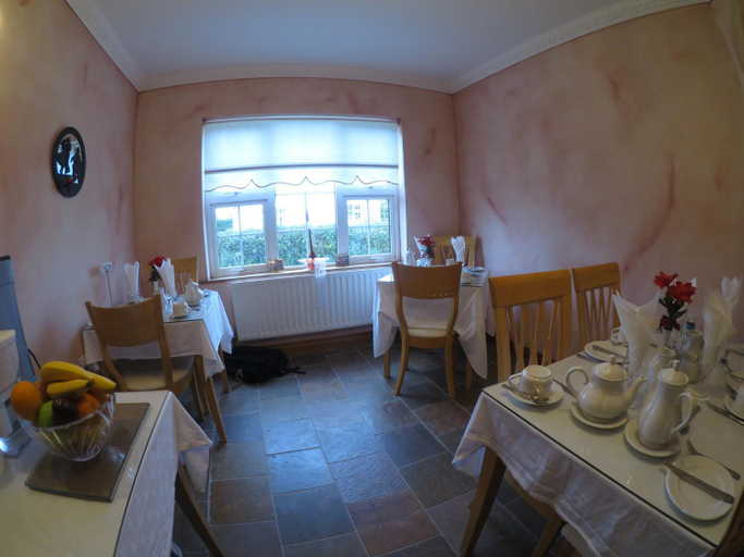 Others 4, Derghaven B&B, Hostel & Self Catering