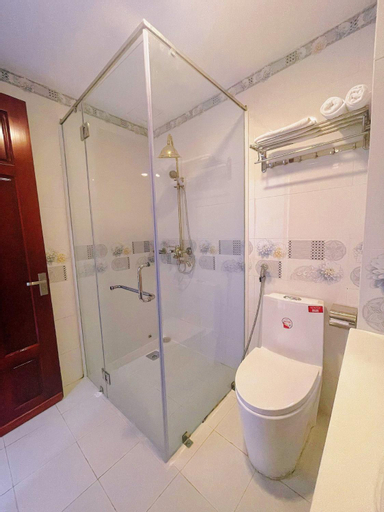Bathroom 8