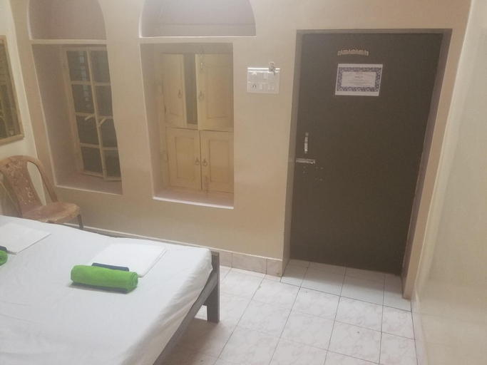 Bedroom 1, Baba Guest House, Varanasi