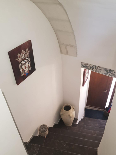 Others 3, Rosso Moro, Ragusa