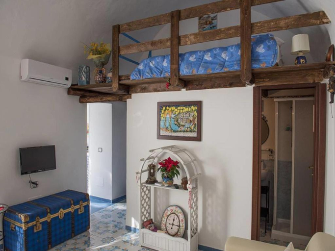 Others 4, Casa Annarella, Salerno