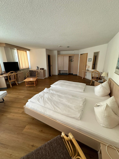 Bedroom 4, Hotel Aichtaler Hof, Esslingen