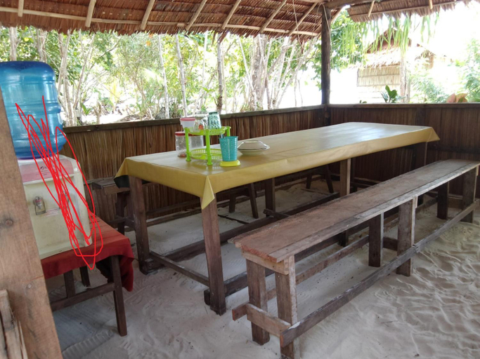 Food & Drinks 4, Daroyen Village, Raja Ampat