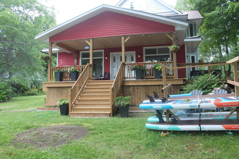 Exterior & Views, Cranberry Moon Inn, Muskoka