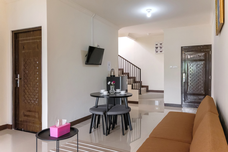 Dining Room 16