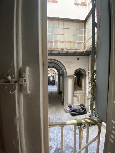 Others 4, Maison Dante, Napoli