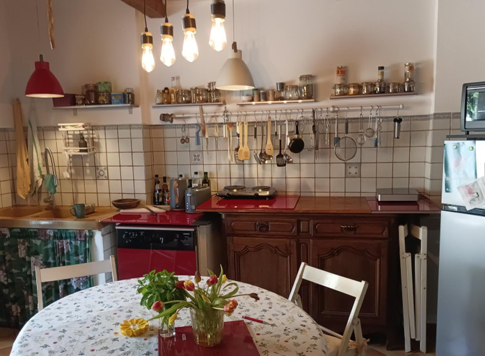 Others 5, Maison Arelate, Bouches-du-Rhône