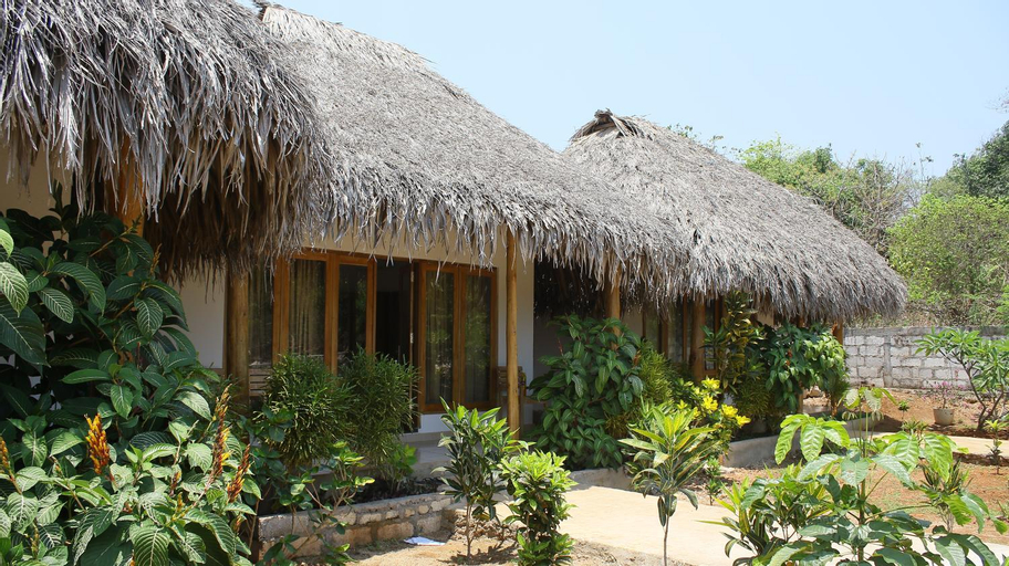 Others, Sunset Bungalow, Rote Ndao