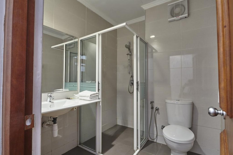 Bathroom 3, Coral Sands Hotel, Hikkaduwa