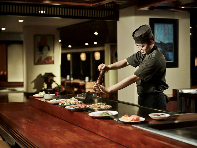 Food & Drinks 18