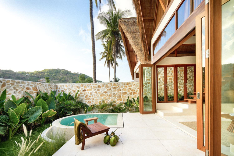 Exterior & Views 23